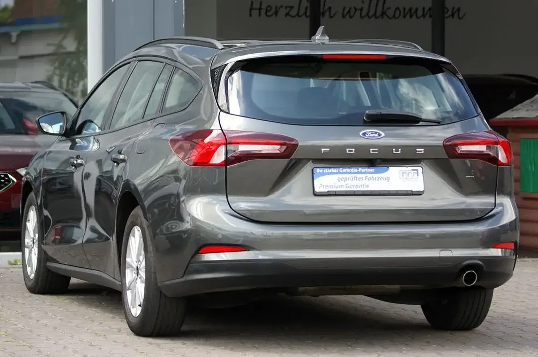 Ford Focus 1.5 EcoBlue AUT - Thumbnail 3