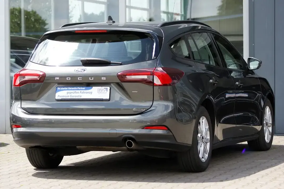 Ford Focus 1.5 EcoBlue AUT - Thumbnail 4