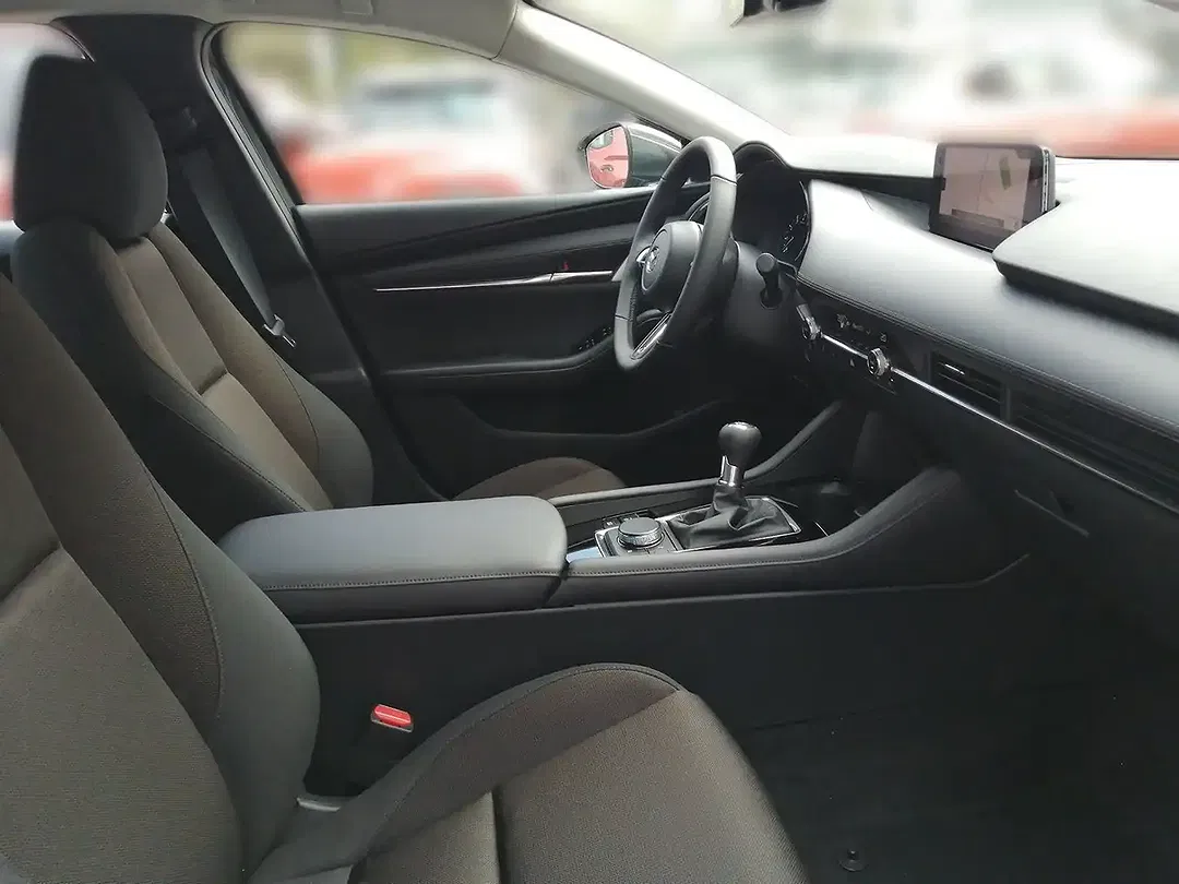 Mazda 3 Centre-Line - Thumbnail 13