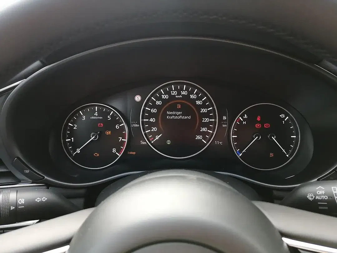 Mazda 3 Centre-Line - Thumbnail 5