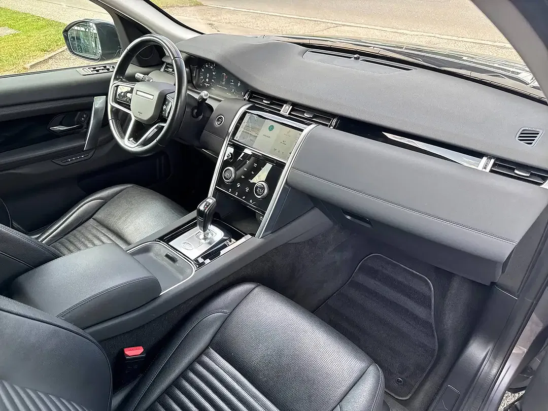 Land Rover Discovery Sport 4x4 SE - Thumbnail 9