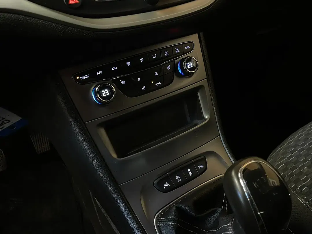 Opel Astra - Thumbnail 9