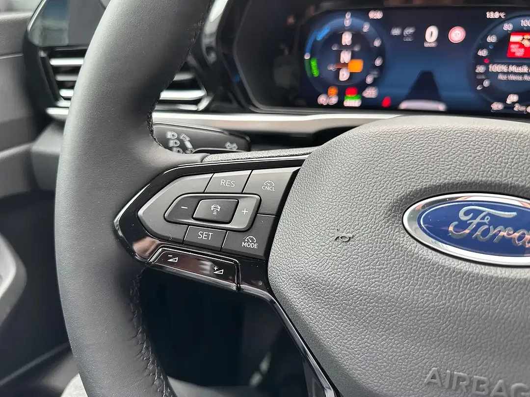 Ford Grand Tourneo PHEV AUT Titanium - Thumbnail 11