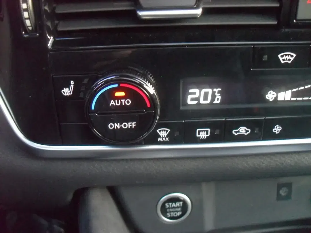 Nissan Qashqai 1.3 MHEV Tekna+ - Thumbnail 35