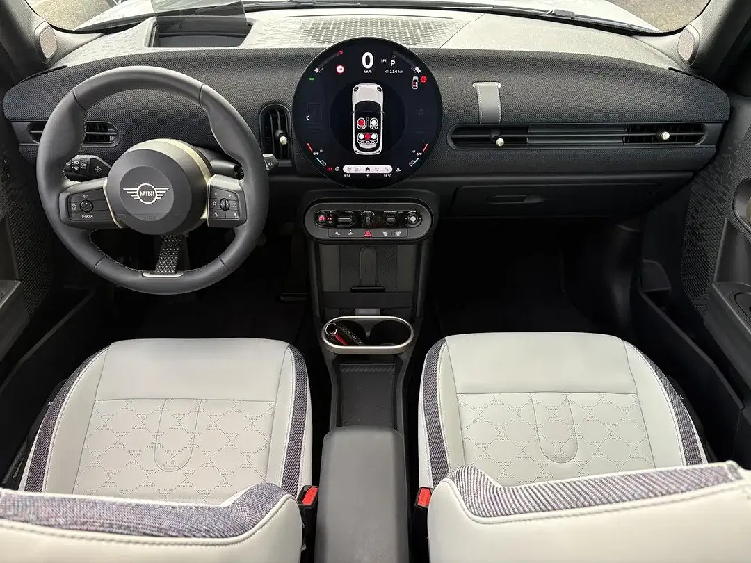 MINI Cooper C - Thumbnail 8
