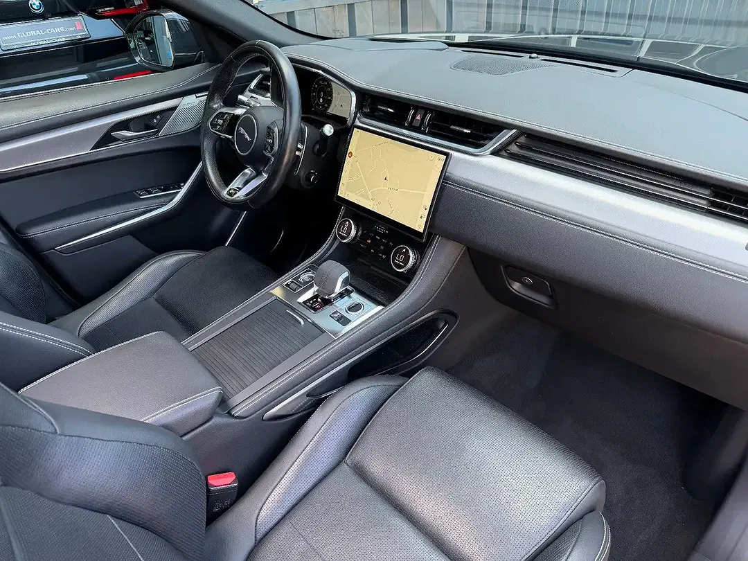 Jaguar F-Pace P400e R-Dynamic S - Thumbnail 5