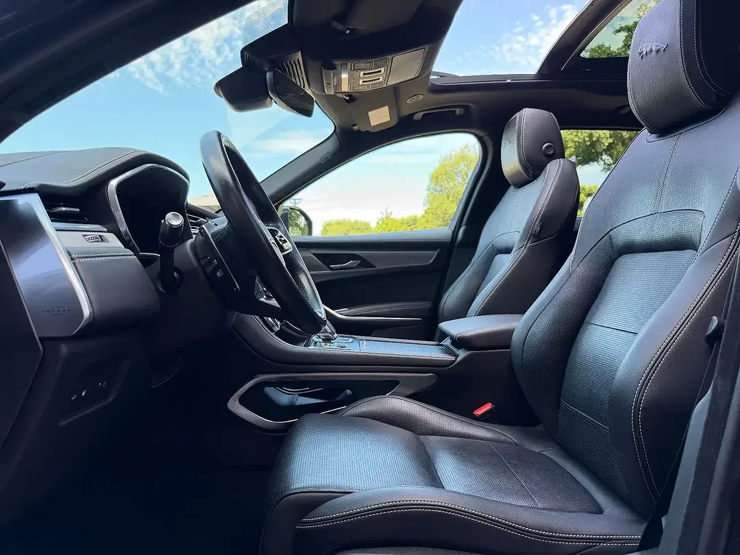 Jaguar F-Pace P400e R-Dynamic S - Thumbnail 6