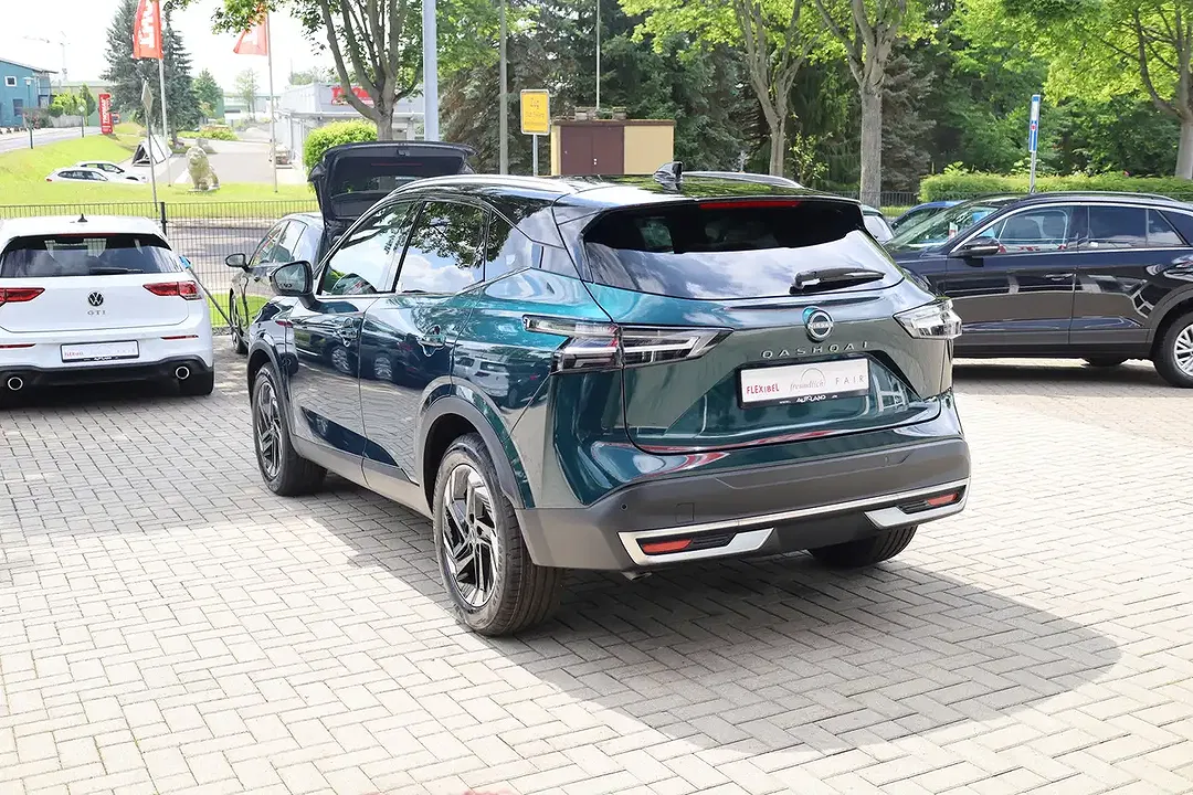 Nissan Qashqai 1.3 DIG-T N-Connecta - Thumbnail 2