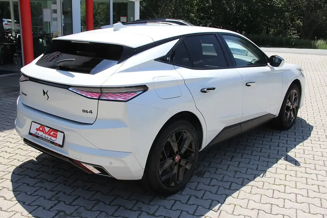 DS Automobiles DS 4 - Thumbnail 17