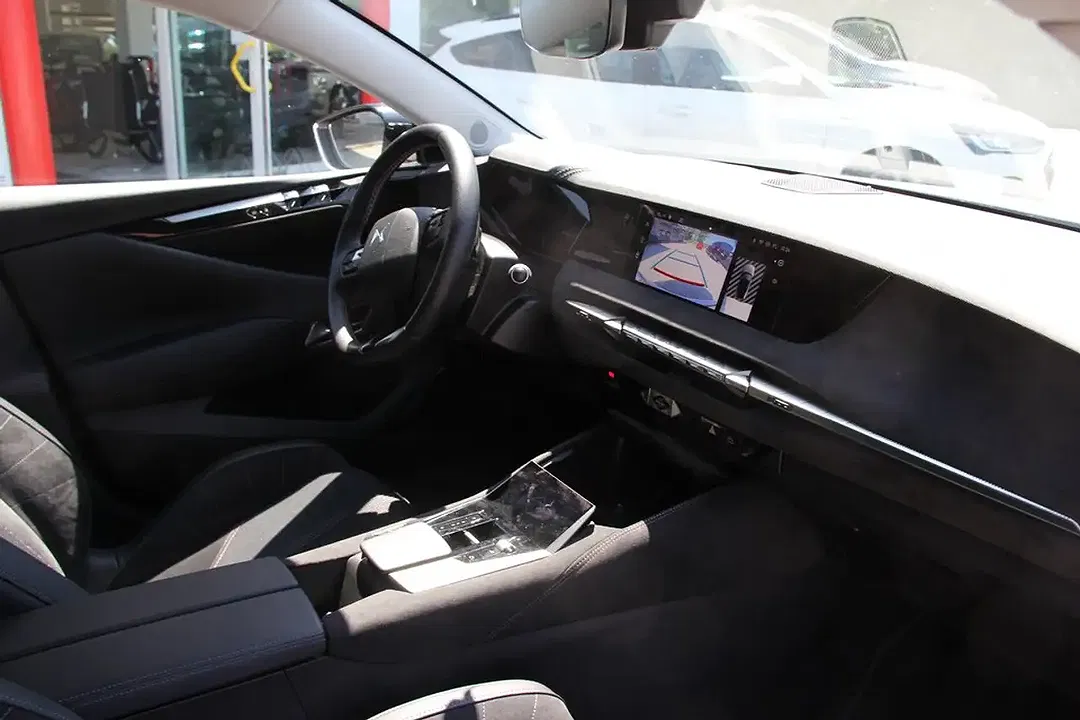 DS Automobiles DS 4 - Thumbnail 5