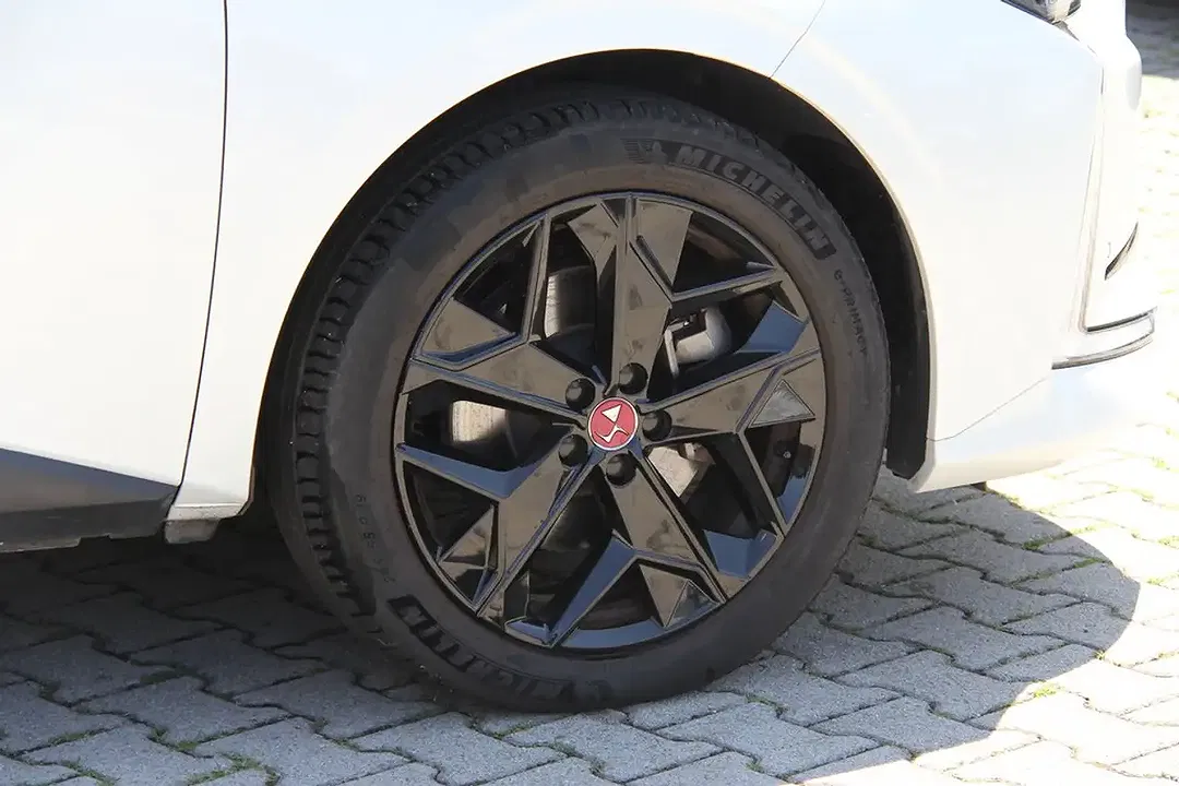 DS Automobiles DS 4 - Thumbnail 9