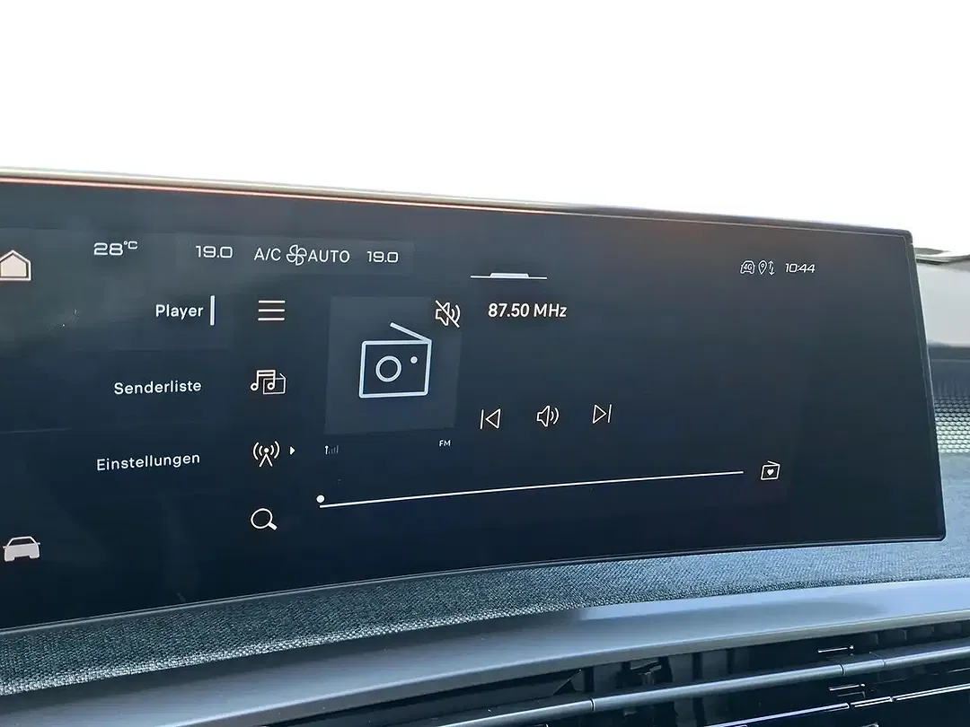 Peugeot 5008 145 e-DSC6 Hybrid GT - Thumbnail 12