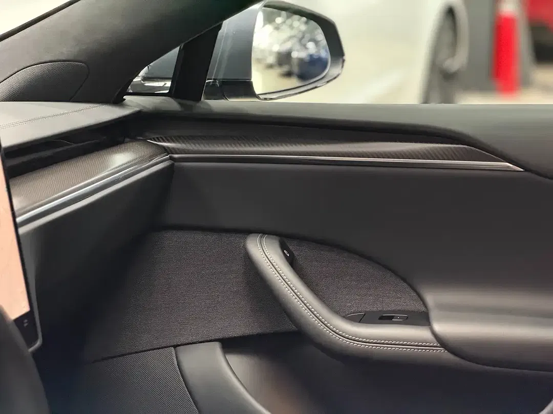 Tesla Model S Plaid - Thumbnail 11