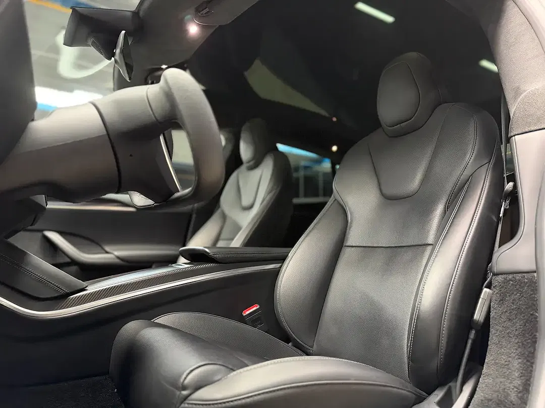 Tesla Model S Plaid - Thumbnail 12