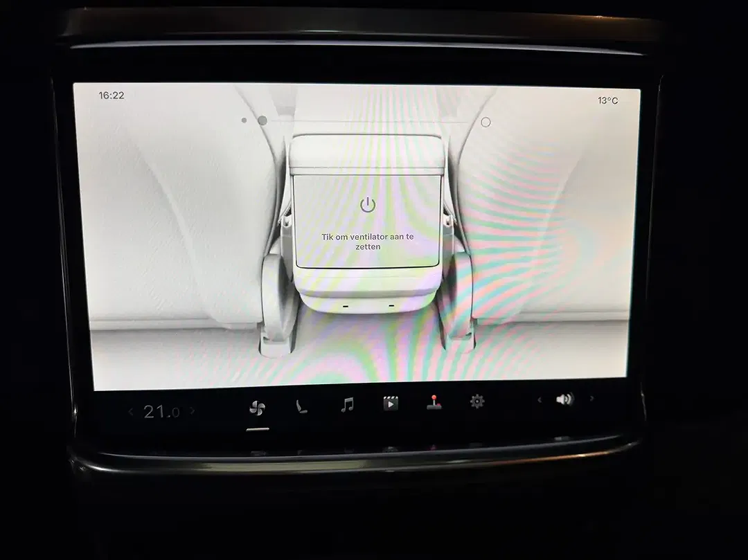Tesla Model S Plaid - Thumbnail 14
