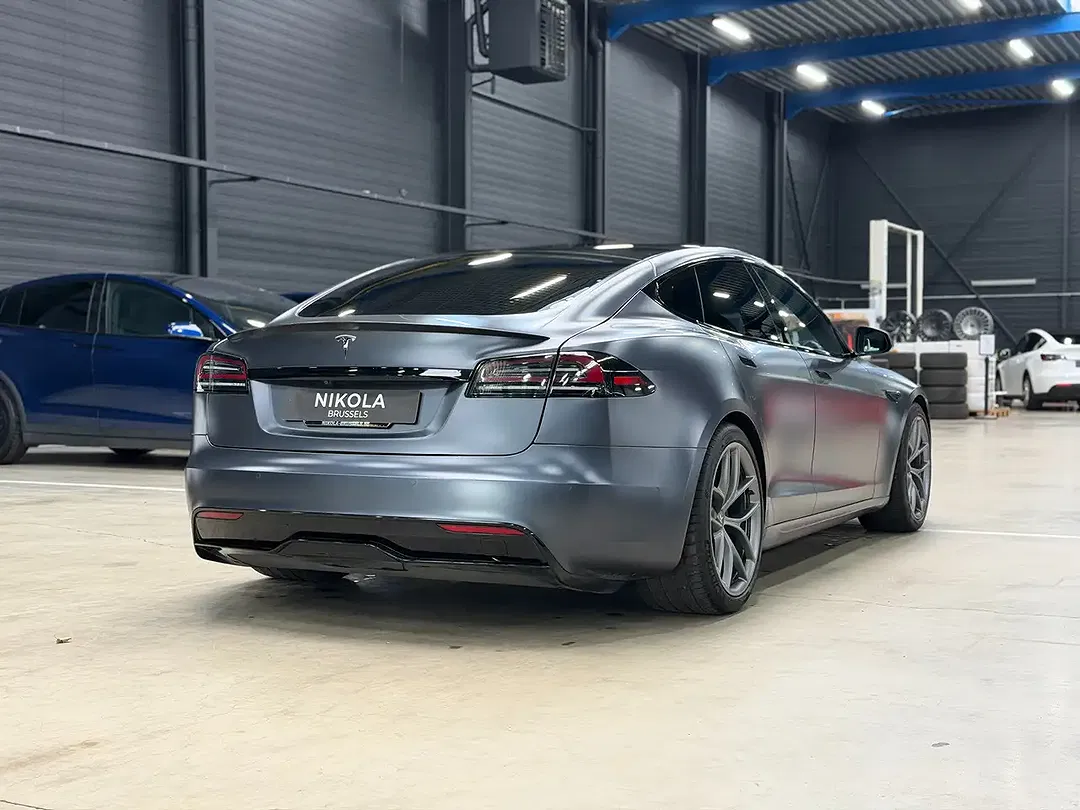 Tesla Model S Plaid - Thumbnail 4