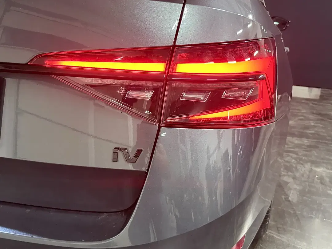 Skoda Superb iV Sportline - Thumbnail 11