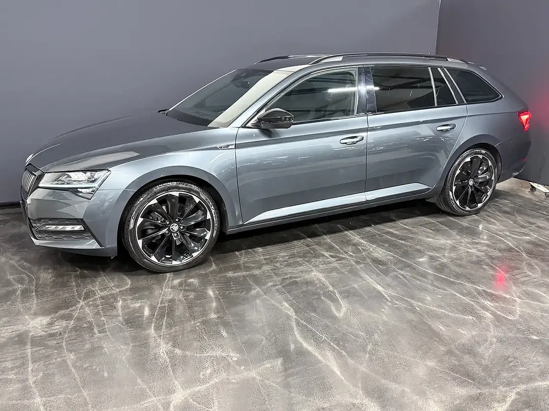 Skoda Superb iV Sportline - Thumbnail 3