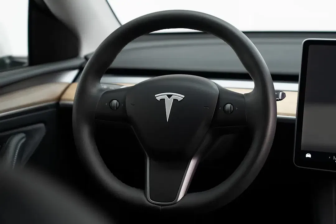 Tesla Model Y AWD Dual Motor Performance - Thumbnail 12