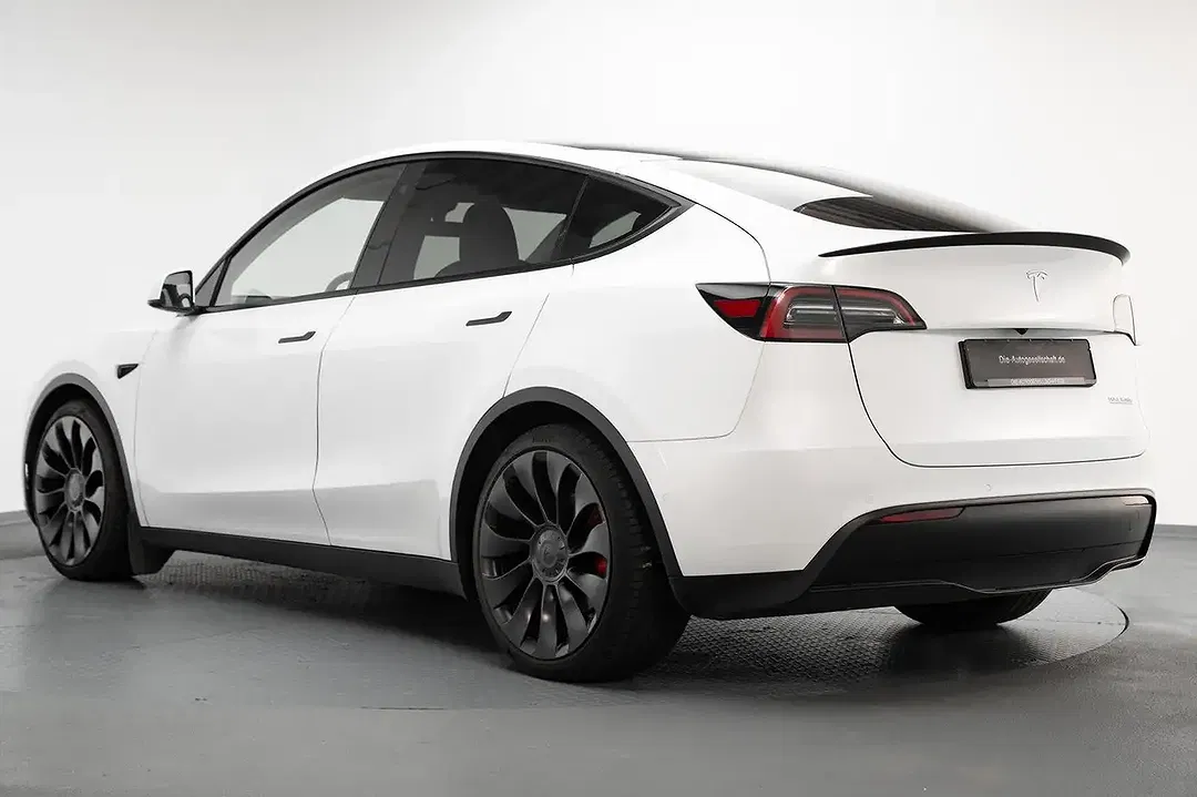 Tesla Model Y AWD Dual Motor Performance - Thumbnail 7