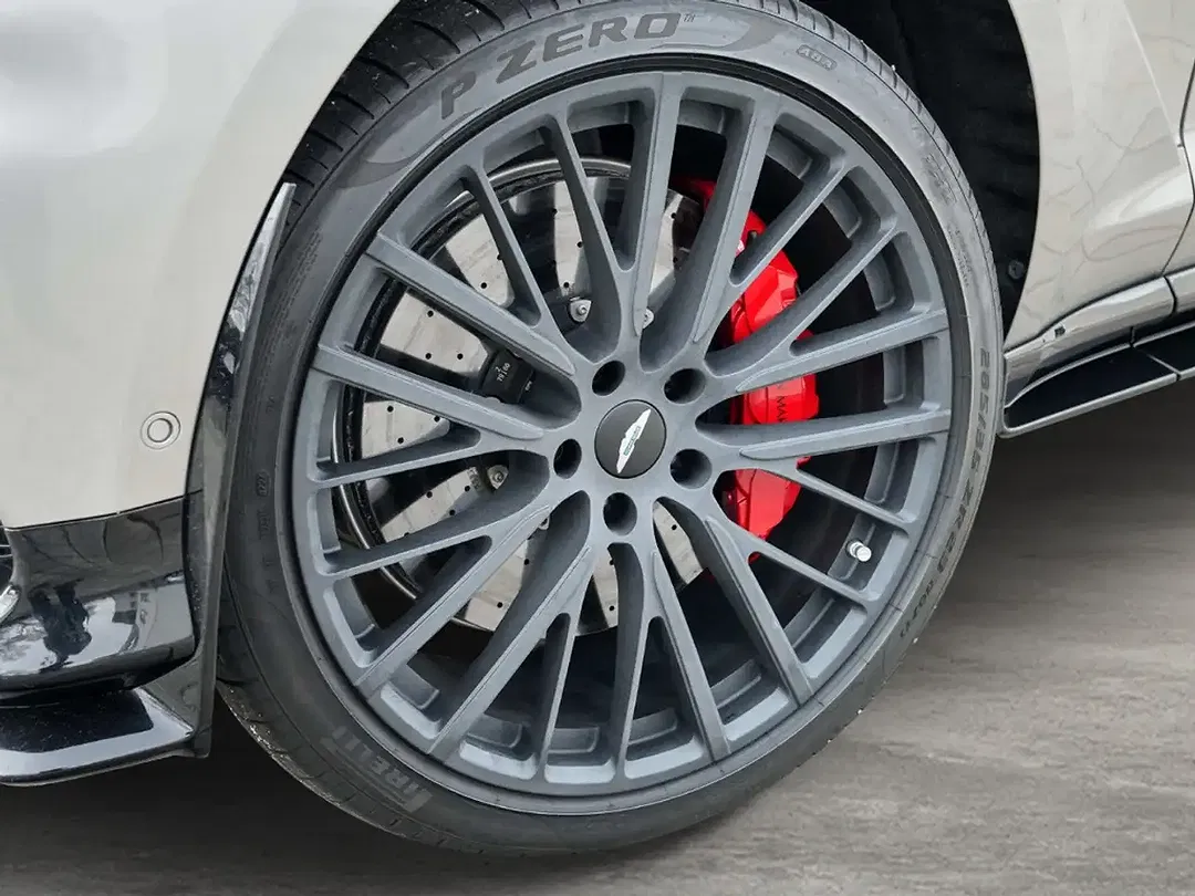 Aston Martin DBX 707 - Thumbnail 12