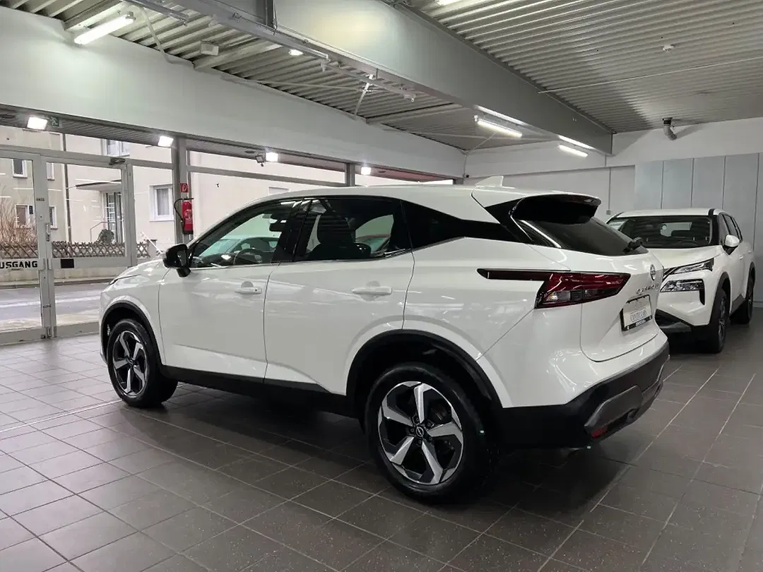 Nissan Qashqai 1.3 DIG-T N-Connecta - Thumbnail 10