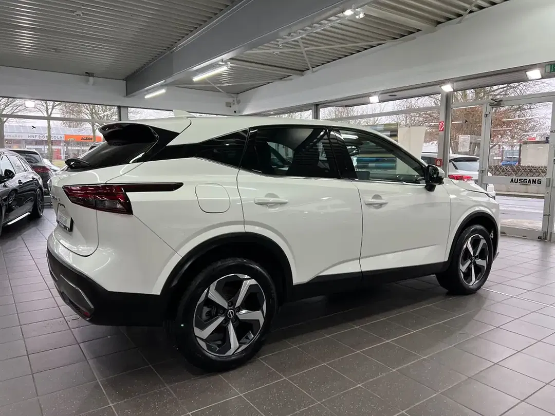 Nissan Qashqai 1.3 DIG-T N-Connecta - Thumbnail 11