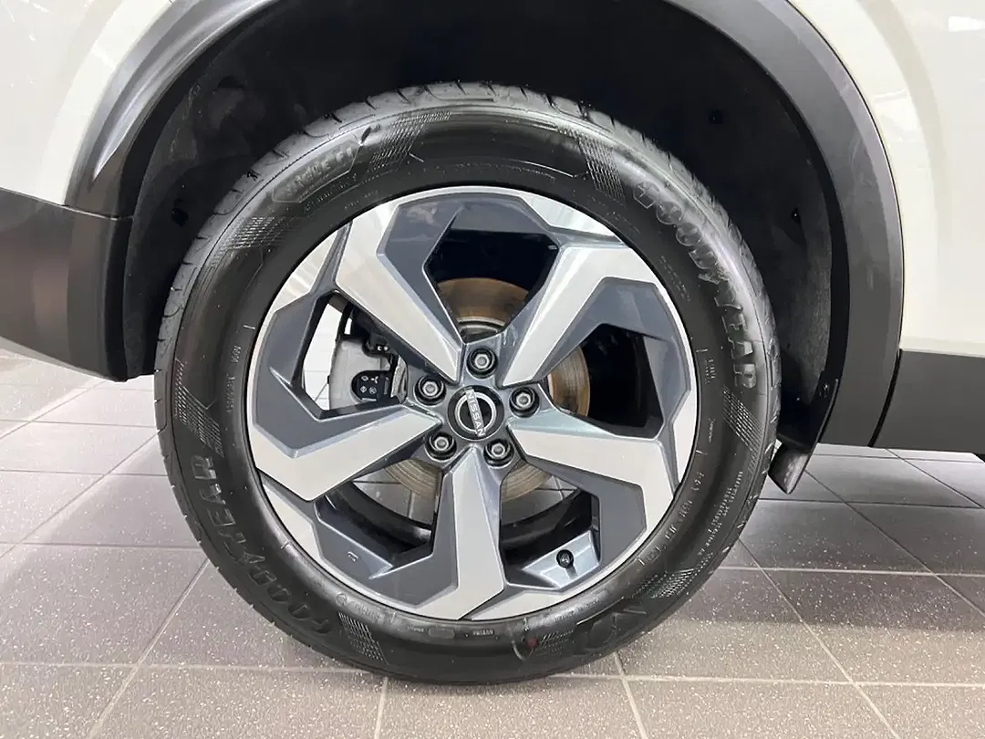Nissan Qashqai 1.3 DIG-T N-Connecta - Thumbnail 14