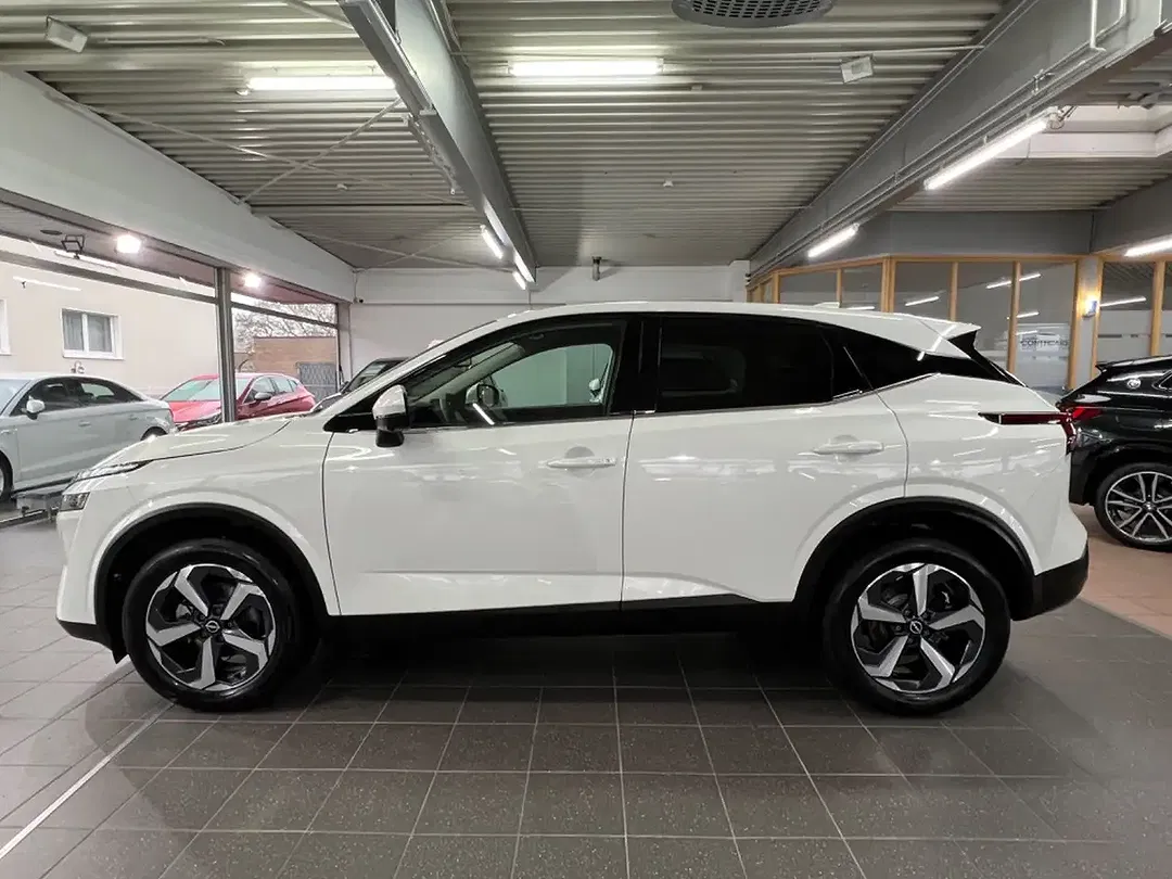 Nissan Qashqai 1.3 DIG-T N-Connecta - Thumbnail 6