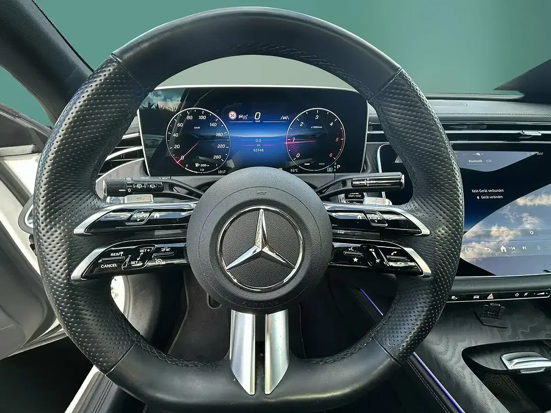 Mercedes-Benz E 220 AMG Night - Thumbnail 13