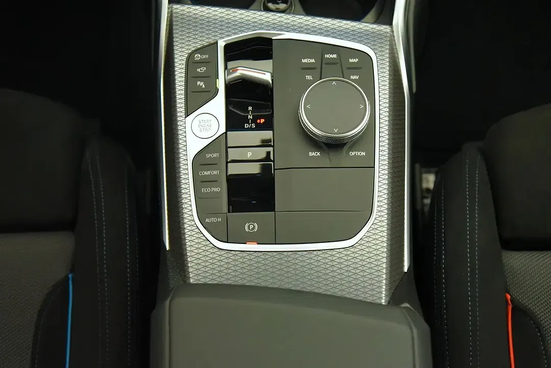 BMW 320 xDrive M Sport Pro - Thumbnail 15