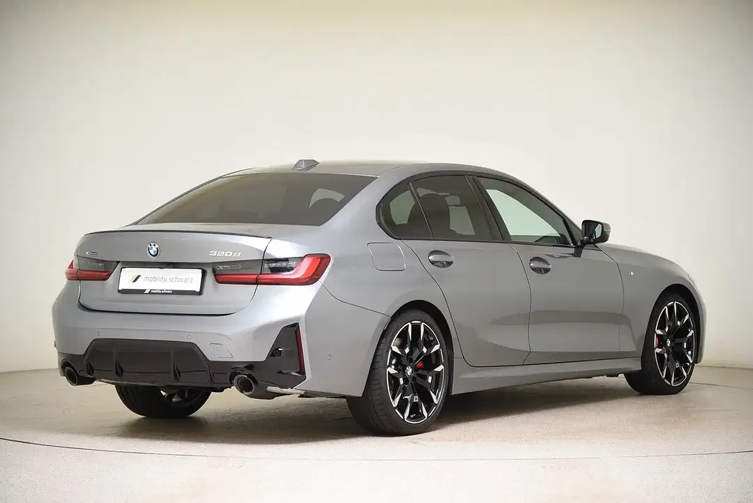 BMW 320 xDrive M Sport Pro - Thumbnail 3
