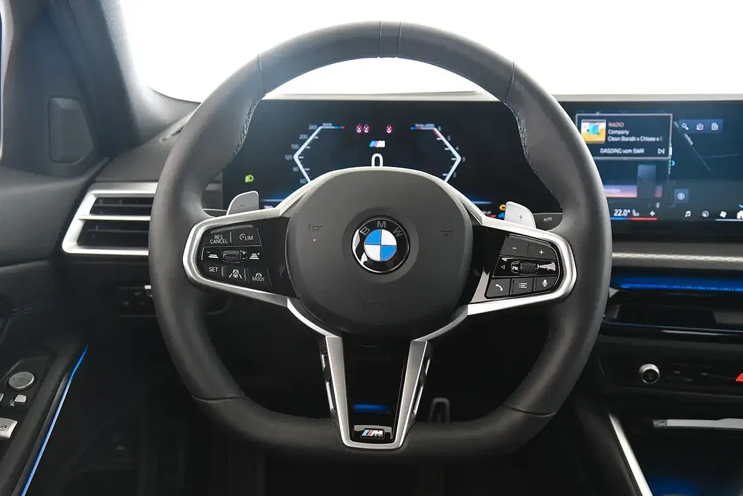 BMW 320 xDrive M Sport Pro - Thumbnail 9