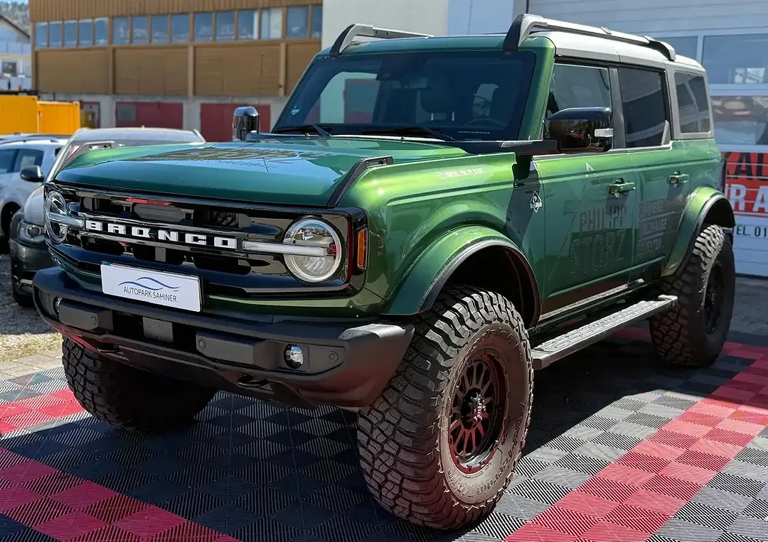 Ford Bronco 4x4 - Thumbnail 10