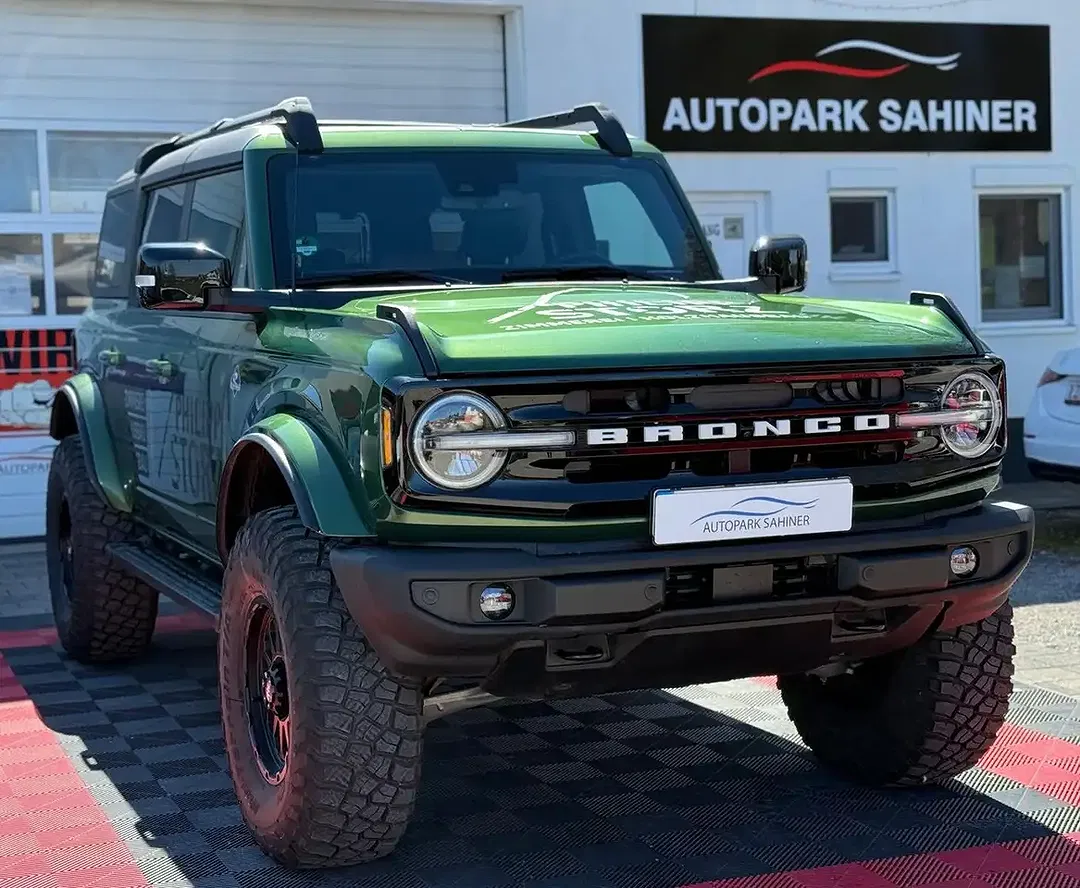 Ford Bronco 4x4 - Thumbnail 11