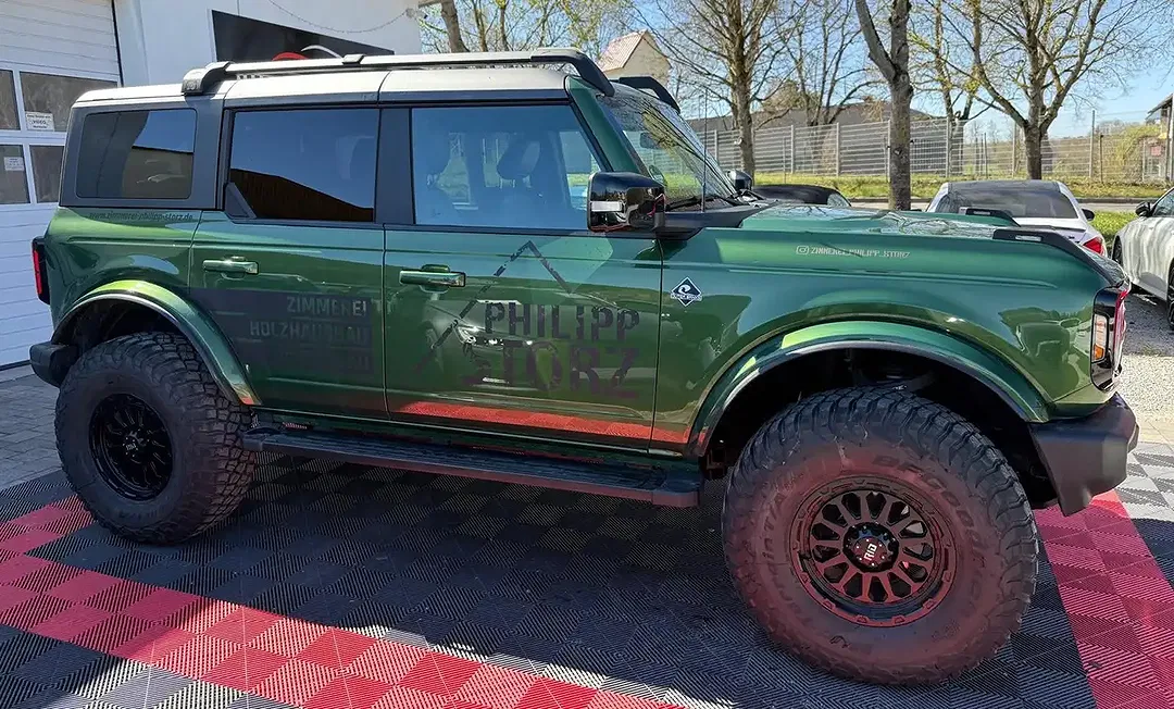 Ford Bronco 4x4 - Thumbnail 12