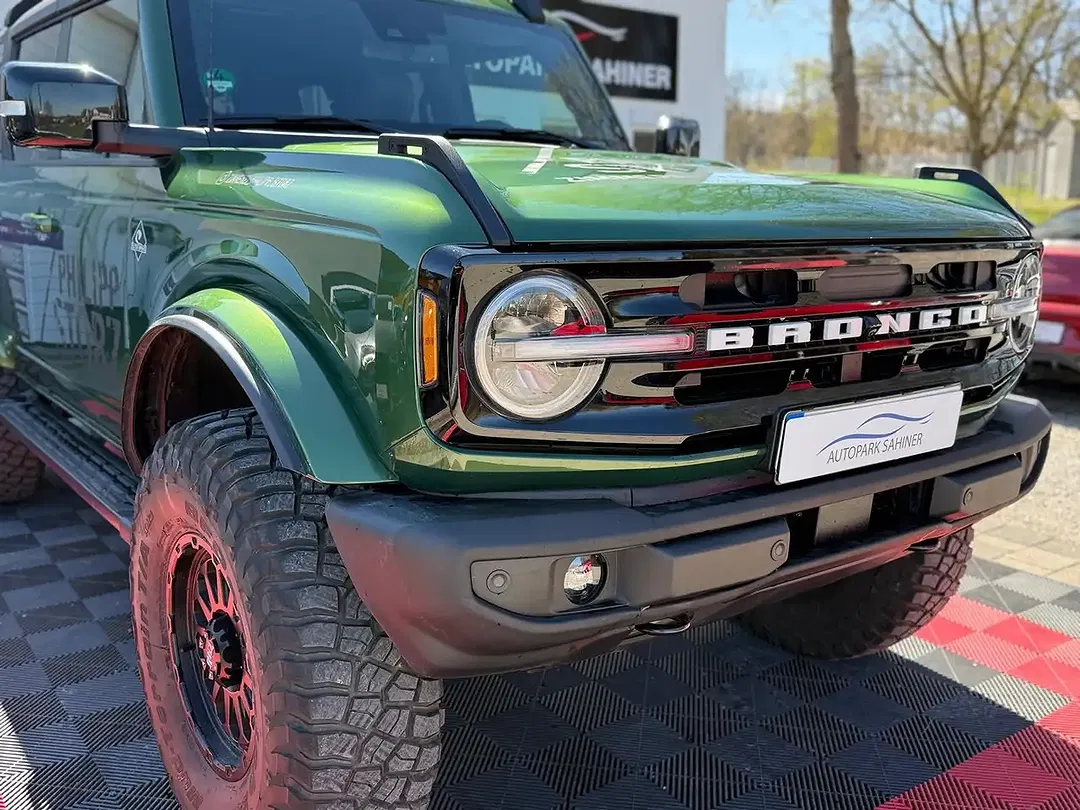 Ford Bronco 4x4 - Thumbnail 13