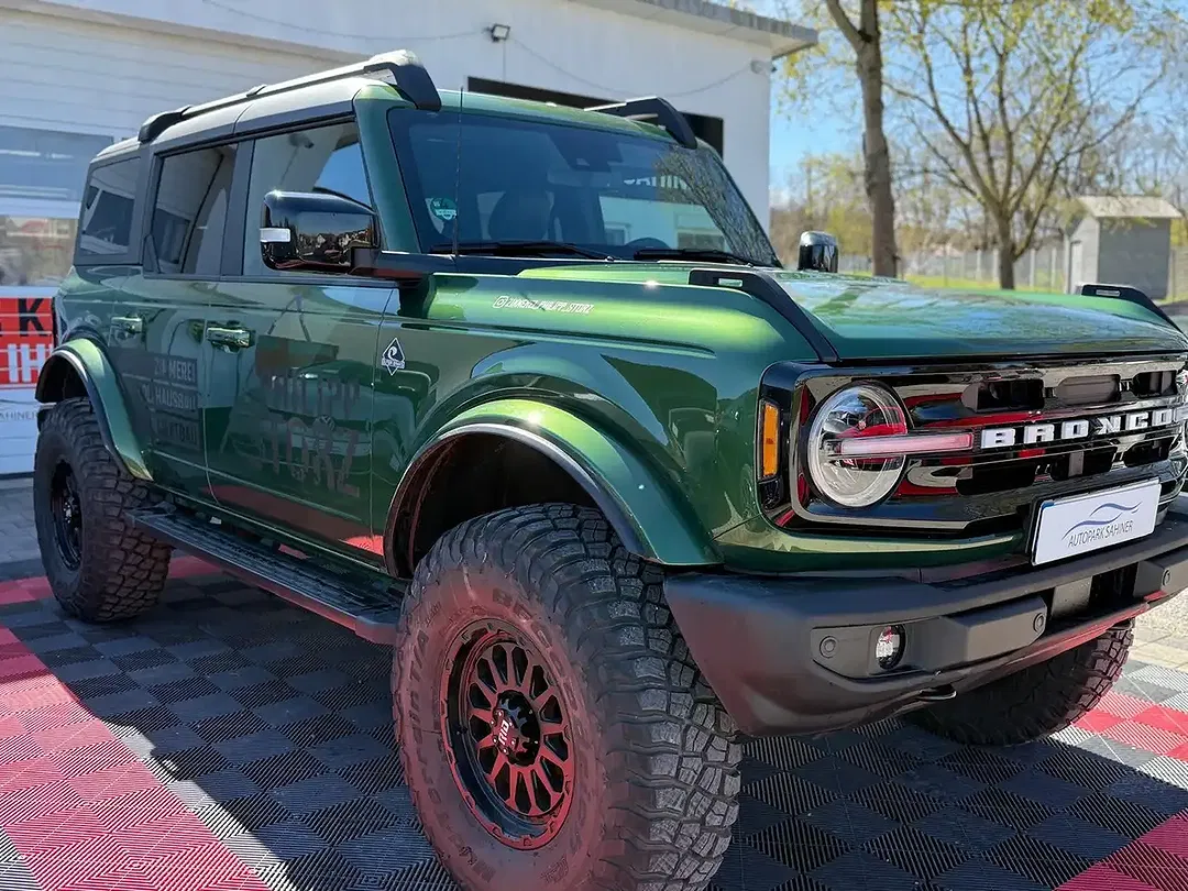 Ford Bronco 4x4 - Thumbnail 14