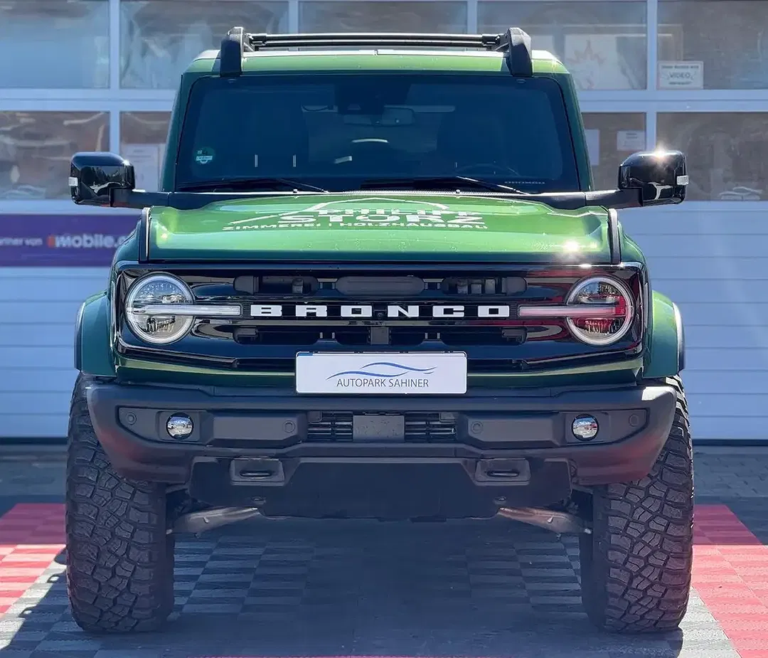 Ford Bronco 4x4 - Thumbnail 3