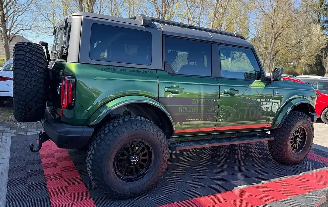 Ford Bronco 4x4 - Thumbnail 7