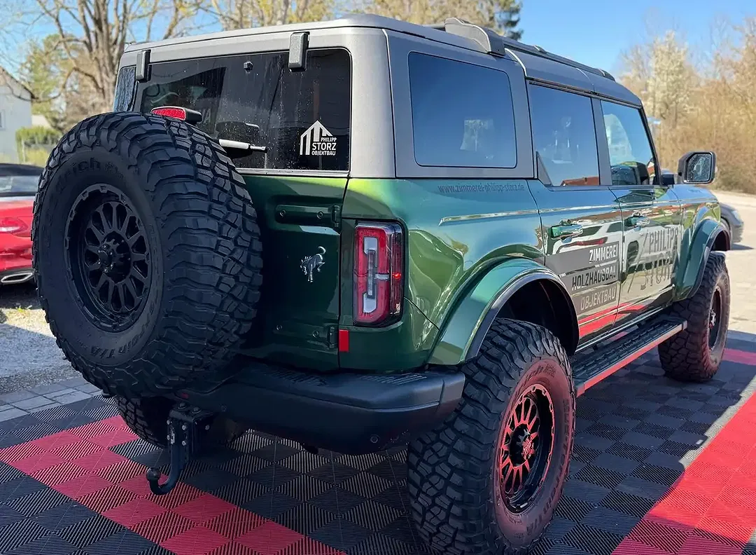 Ford Bronco 4x4 - Thumbnail 8