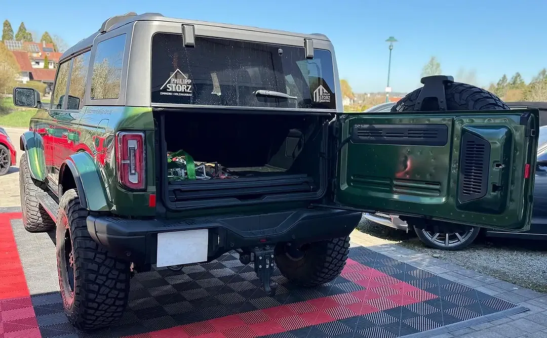 Ford Bronco 4x4 - Thumbnail 9