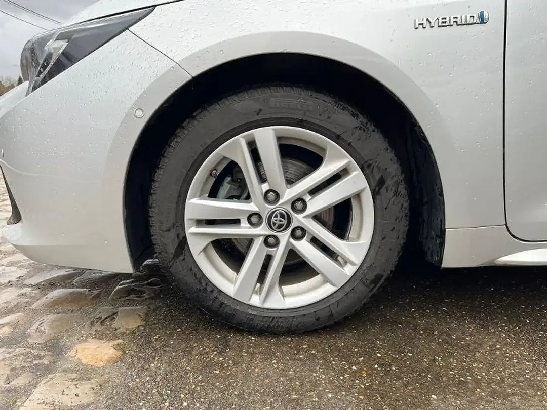 Toyota Corolla - Thumbnail 3