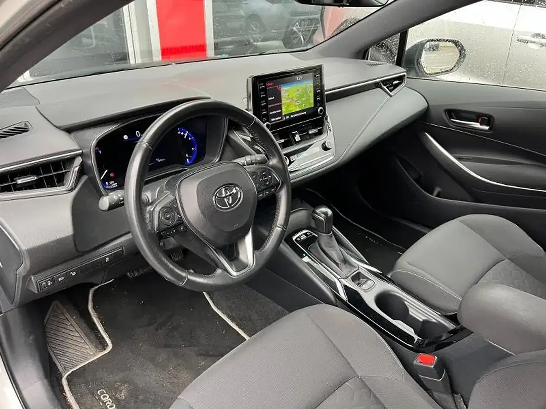Toyota Corolla - Thumbnail 7