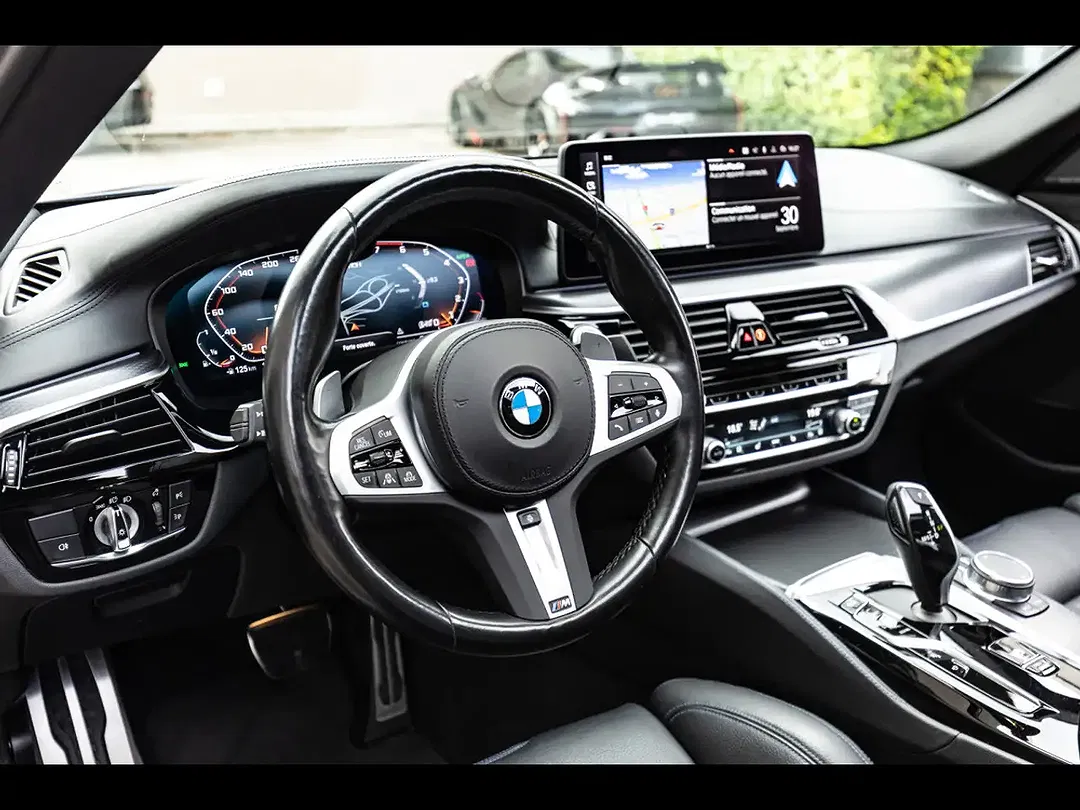 BMW M550 xDrive - Thumbnail 11
