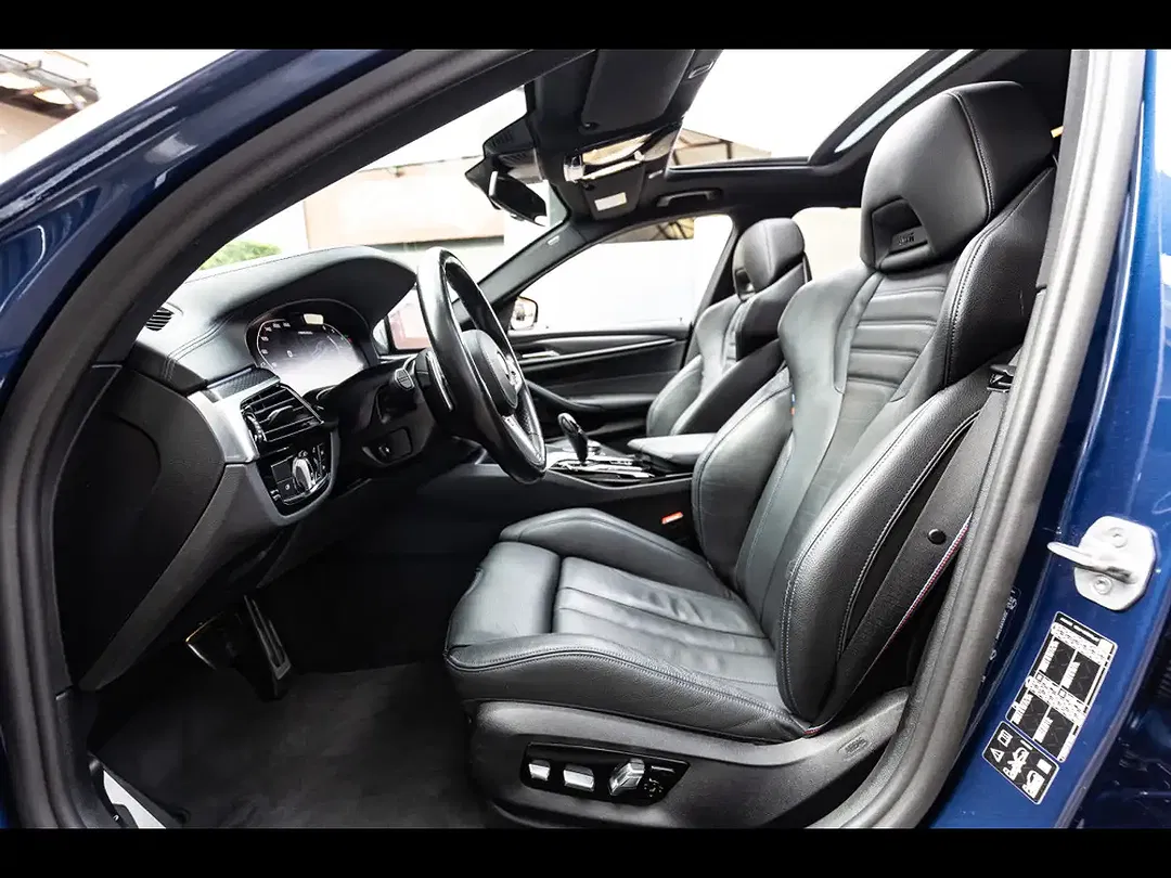 BMW M550 xDrive - Thumbnail 12