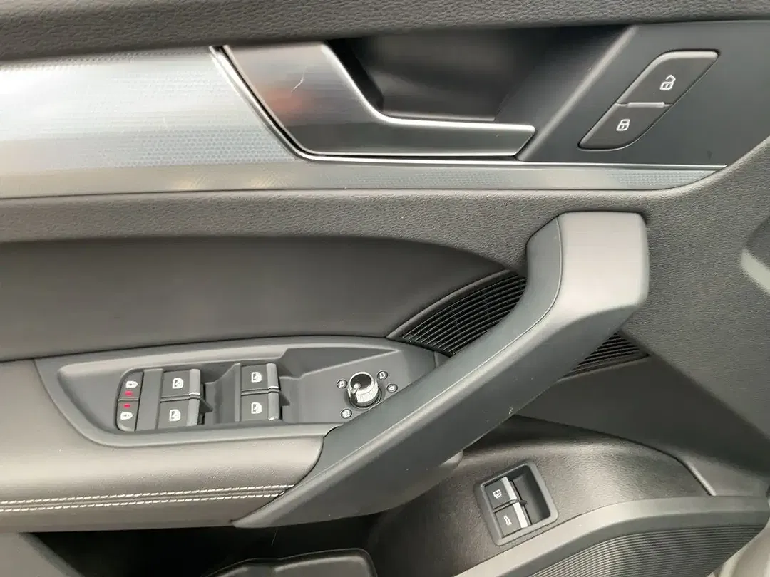 Audi Q5 55 TFSI e quattro Edition One - Thumbnail 15