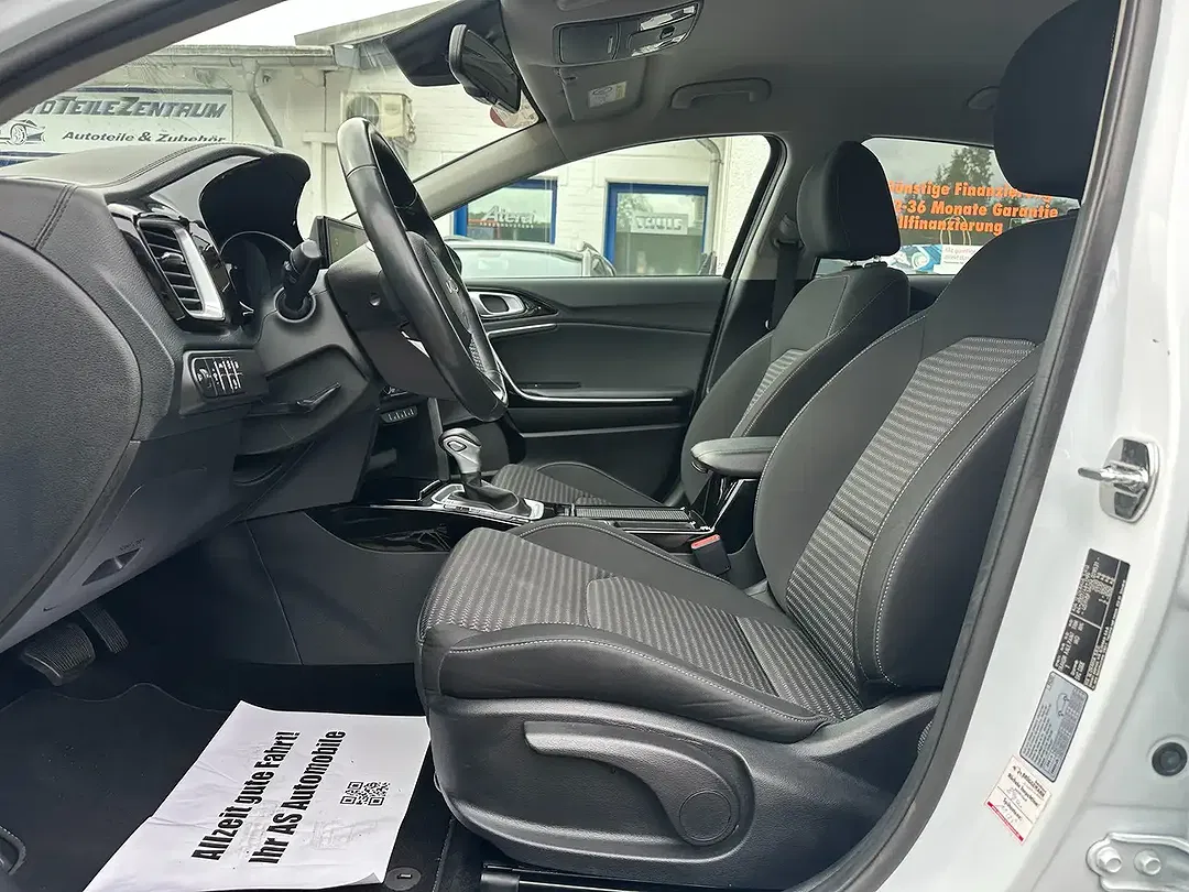 Kia XCeed 1.6 PHEV Hybrid Vision - Thumbnail 5