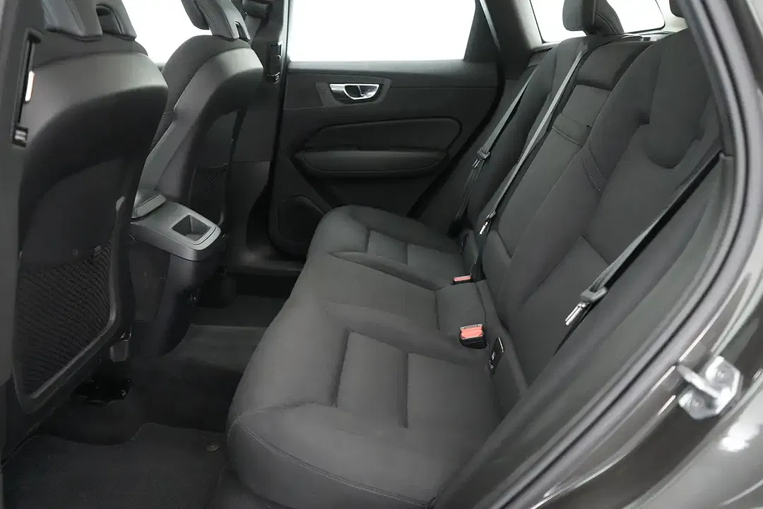 Volvo XC60 B4 2.0 Momentum Pro Business - foto 15