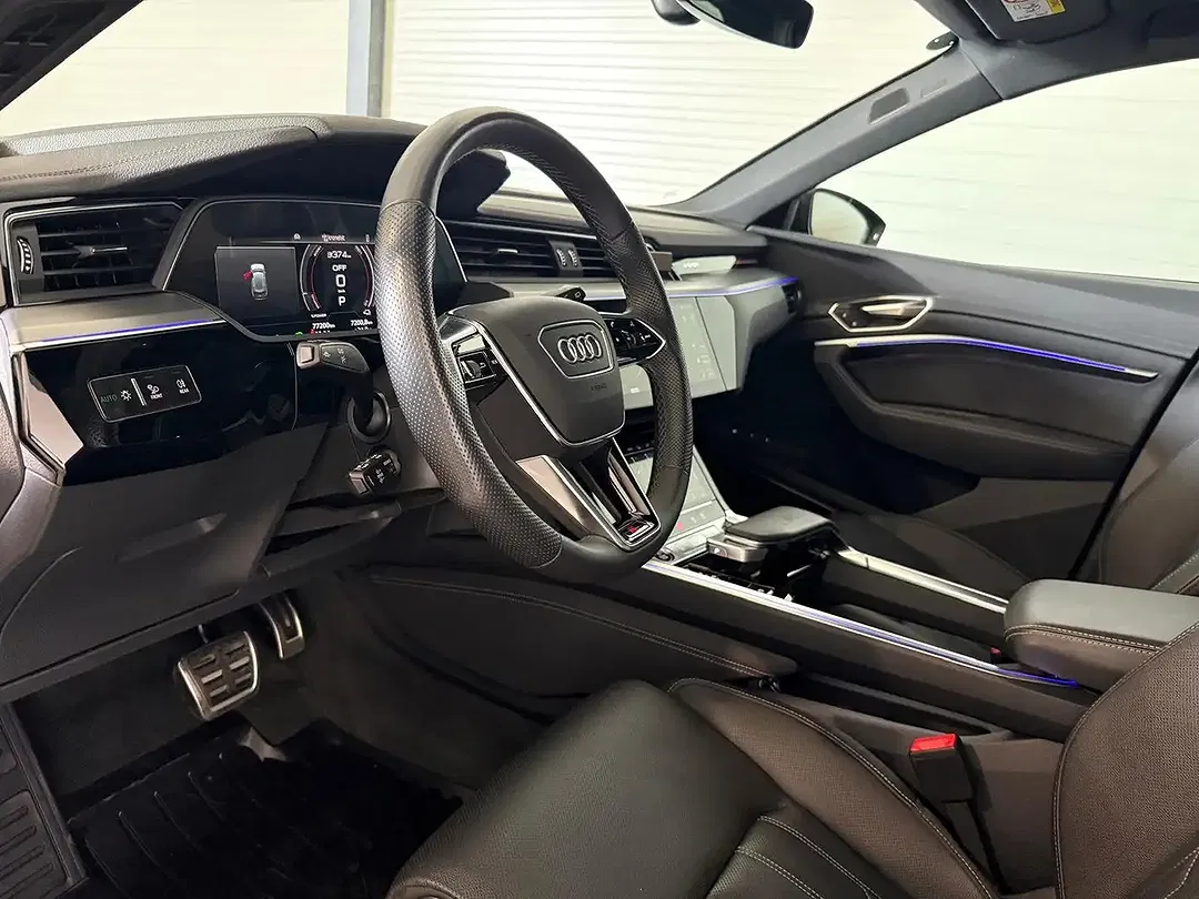Audi SQ8 e-tron - Thumbnail 13